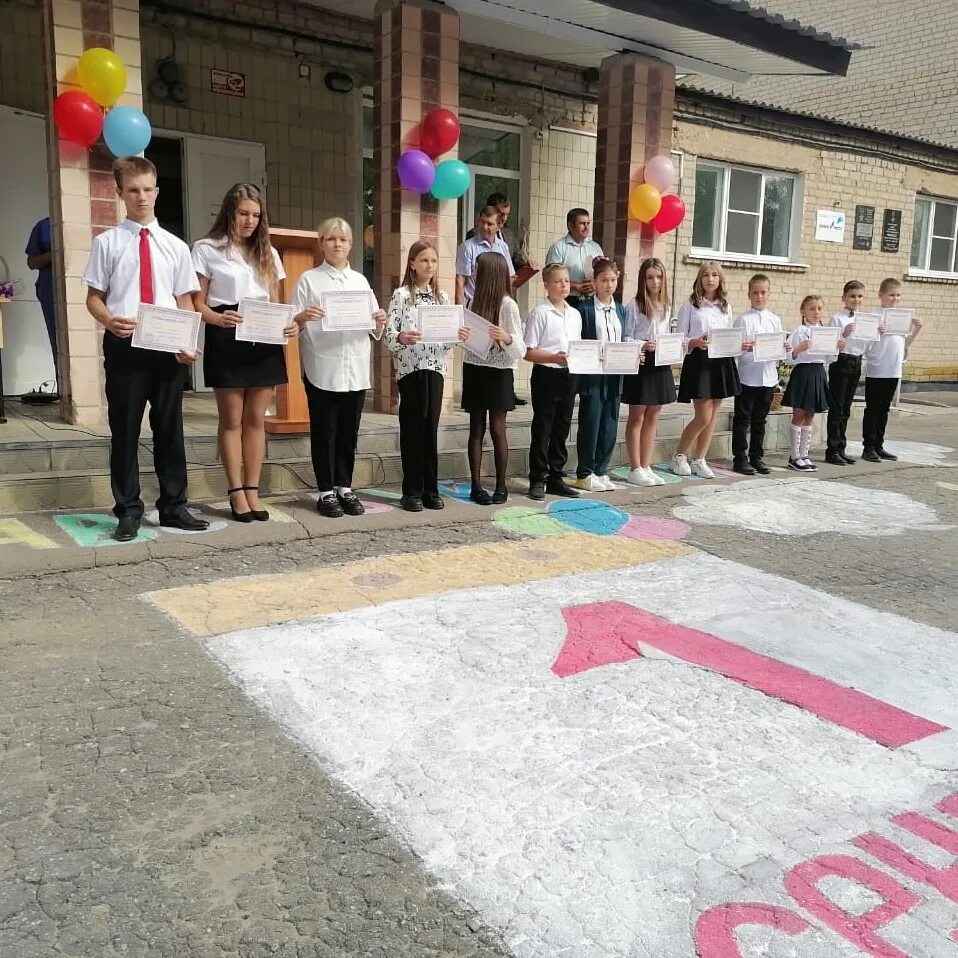 Школа в морозовке. Младшие классы грузиновской средней школы. Морозовка омск школа. Верховажская дши. Морозовская школа.