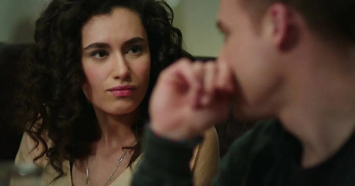 В ожидании солнца 38. Аксель из в ожидании солнца. Джихан в ожидании солнца. В ожидании солнца сериал керем сайер. В ожидании солнца 38.