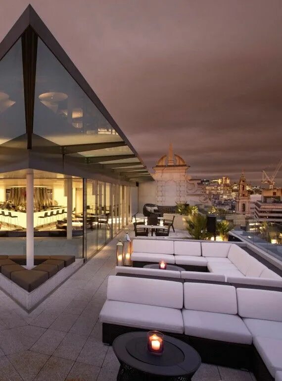 Хорошие рестораны на крыше. Терраса roof top стамбул. бар на крыше. рестораны с террасой на крыше. терраса на крыше отеля.