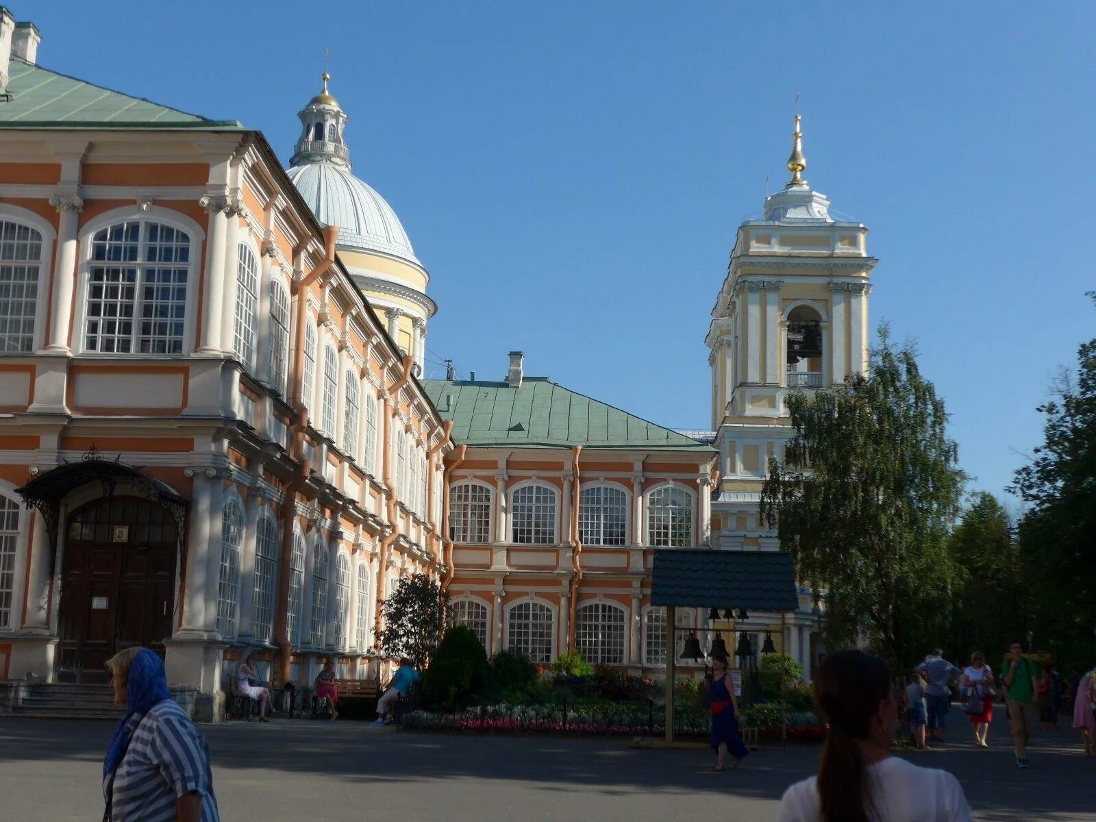 Гостиница при александро-невской лавре в санкт-петербурге. Александро-невская лавра набережная реки монастырки. Невская лавра наб реки монастырки 1д фото. Лавра спб. Река монастырка в санкт-петербурге.