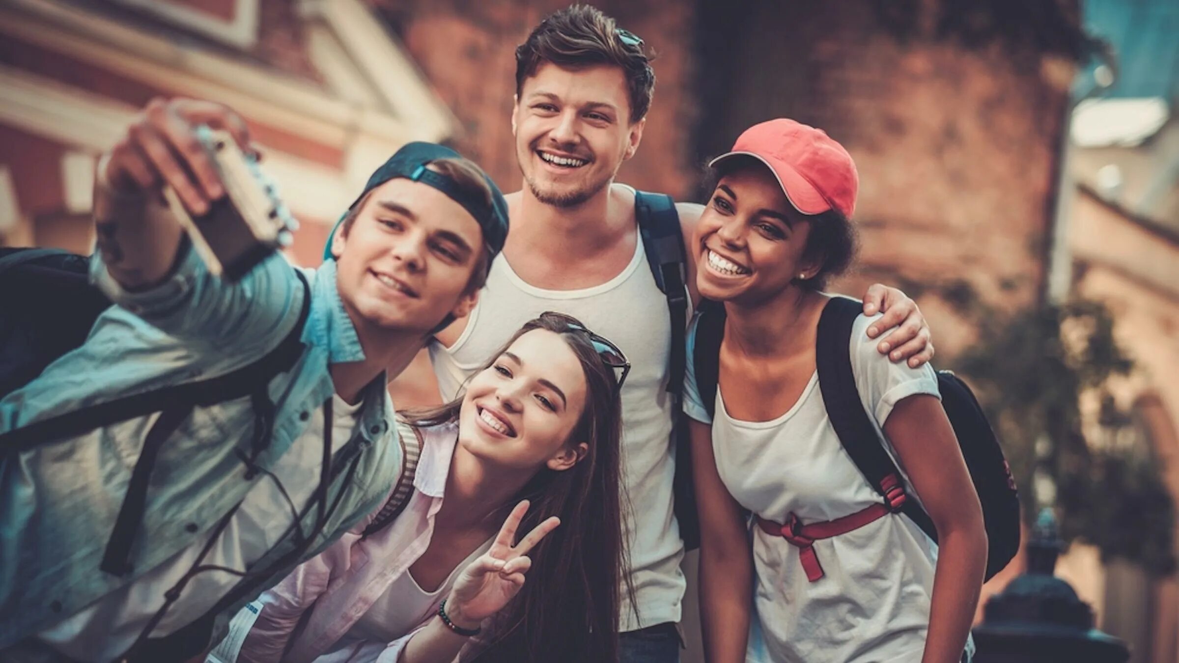 Дружеская компания. Защита интернационал клуб. Фотосессия друзей. Sharing club. Sharing club.