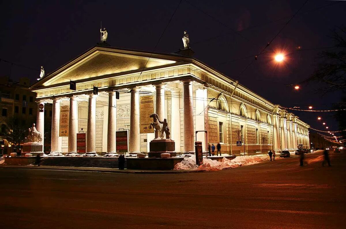 Спб центральное. Конногвардейский манеж в Санкт-Петербурге. Джакомо Кваренги Конногвардейский манеж. Конногвардейский манеж в Петербурге. Конногвардейский манеж (1804—1807).