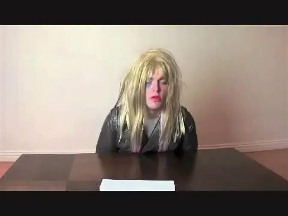 Ударил девушку об стол головой. Лицом об стол. девушка бьется головой об стол. биение головой об стол.