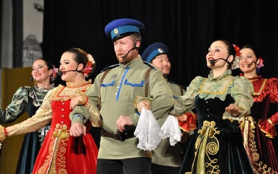 Донские казаки квасова. Государственный ансамбль казачьей песни. Ансамбль квасова. Государственный ансамбль казачьей песни. Волгоградский ансамбль казачья воля.