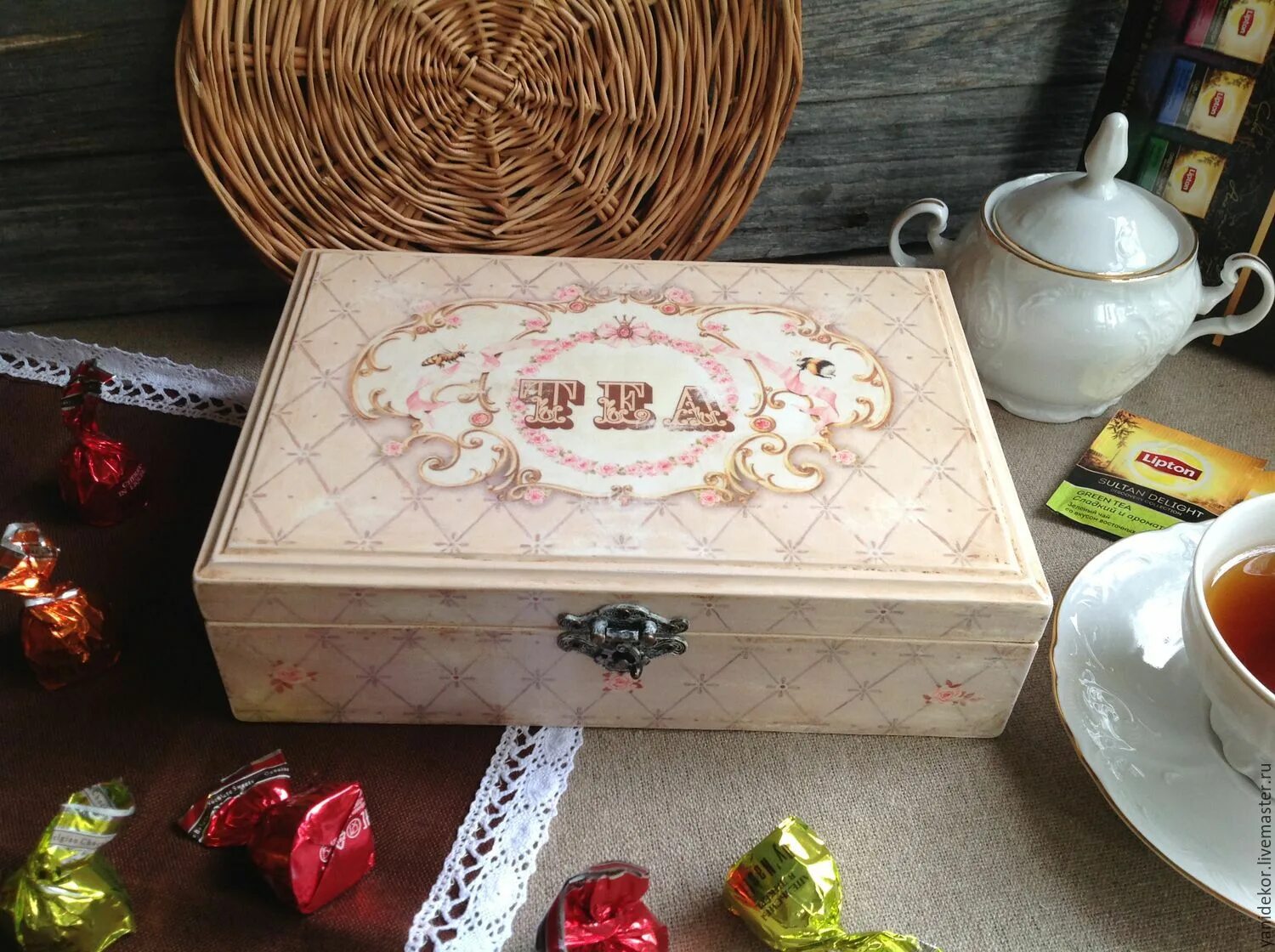 Деревянный домик декупаж. Чайный домик декупаж. Чайный домик декупаж. Домик для чая декупаж. Чайный домик декупаж.