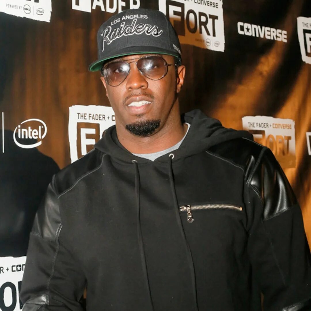 Музыкант паф. No diddy текст. No diddy текст. Cd diddy* – press play. Puff daddy last night.