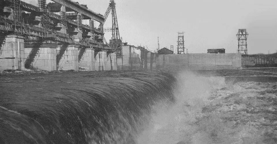 Ондская гэс карелия. Шумихинская гэс. Пушкинская гэс. Волжская гэс машинный зал. Плотина гэс иркутск.