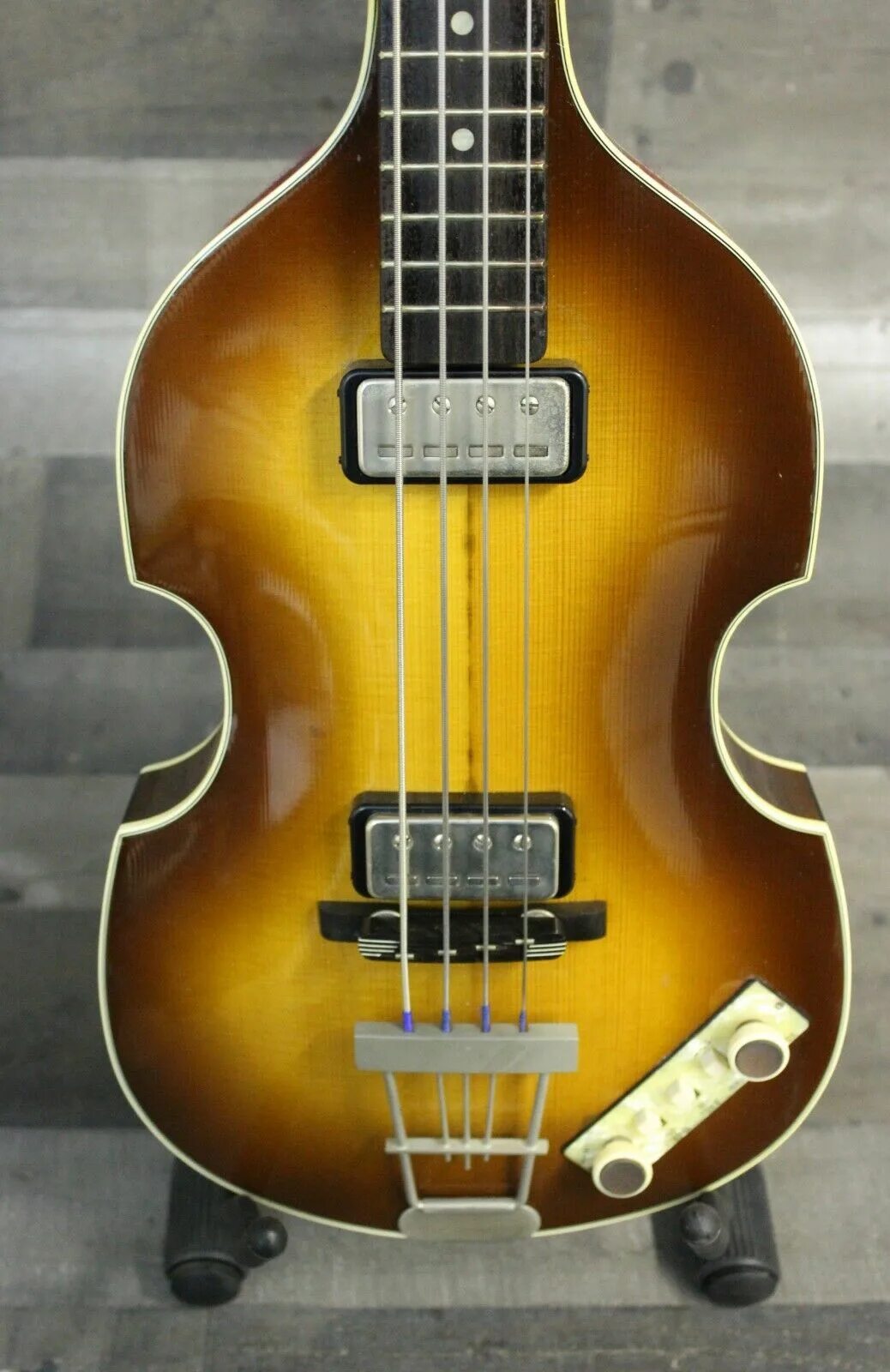 Бас гитара Hofner 500 1. Hofner Violin Bass. Hofner 500 and 500/1. Hofner Bass Bridge. Violin bass