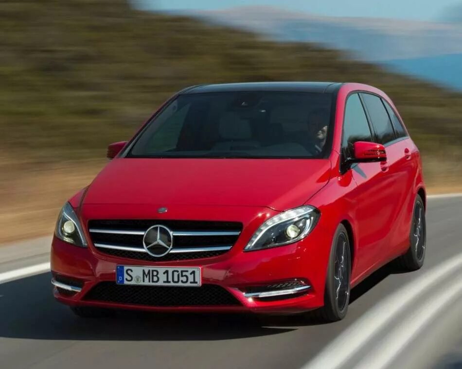 Мерседес в класс новый москва. Mercedes benz b class. Mercedes v class. Mercedes benz b 2019. Mercedes-benz v-class v 250.