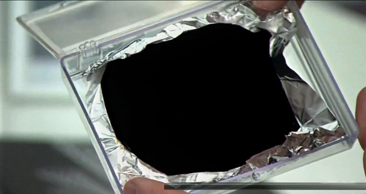 Поставь самый темный. Vantablack 2. Материал вантаблэк. Самое черное вещество в мире Vantablack. Самая чёрная краска в мире Vantablack.