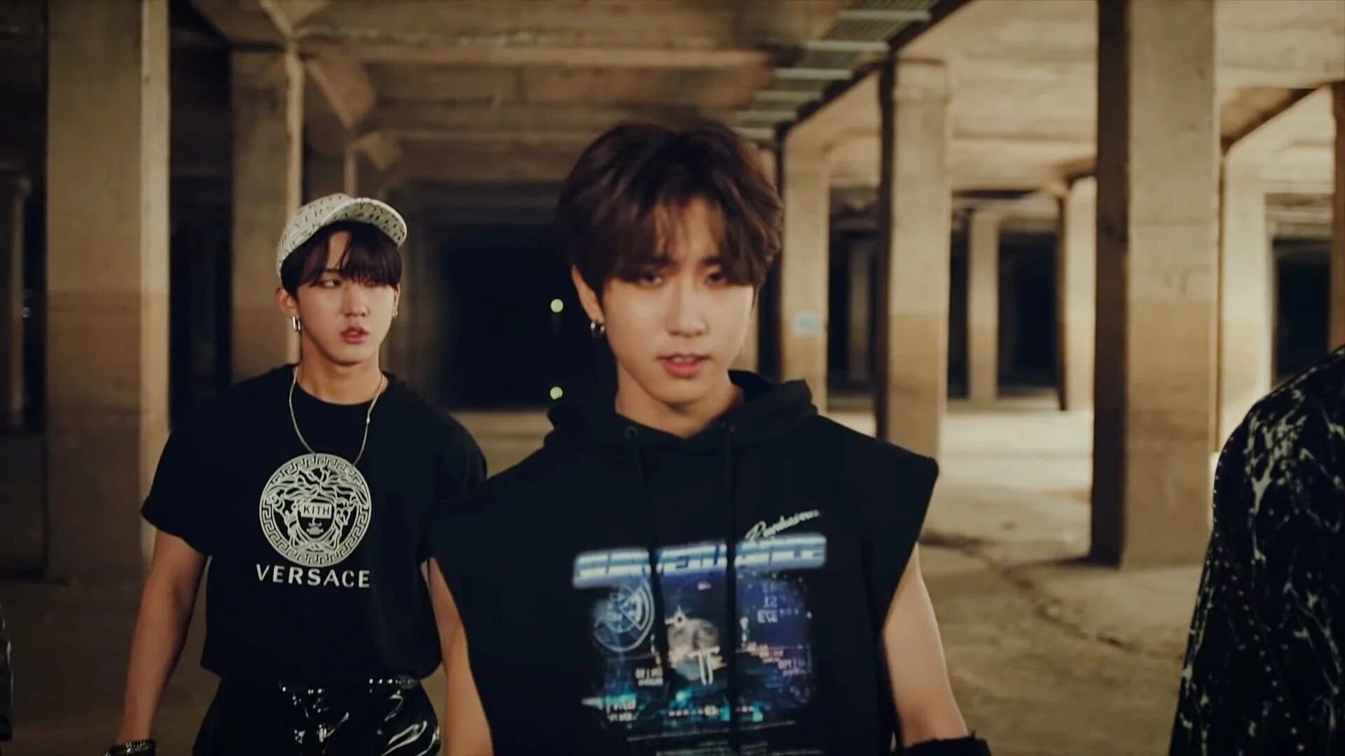 Хан пассив. Хан джисон. джисон stray kids. чанбин и джисон. хан stray kids 2025.