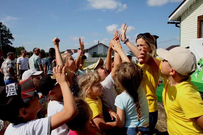 1 день кп. Костюмы для аниматоров. Офицер рвсн. День кп. Краски холли город зеленогорск красноярский край.