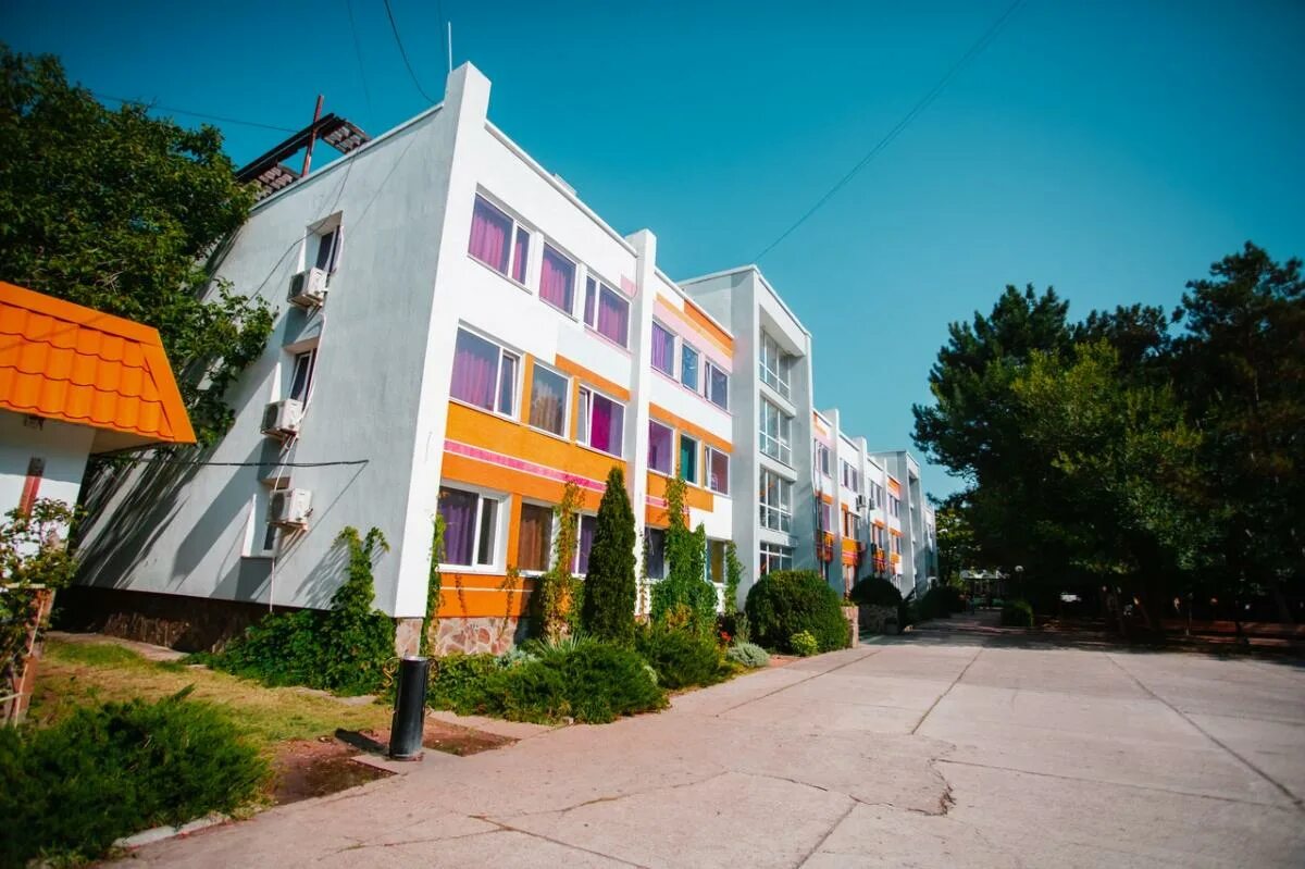 лагерь мандарин песчаное. крым село песчаное лагерь мандарин. крым песчаное лагерь мандарин. крым песчаное лагерь мандарин. крым летний лагерь мандарин.