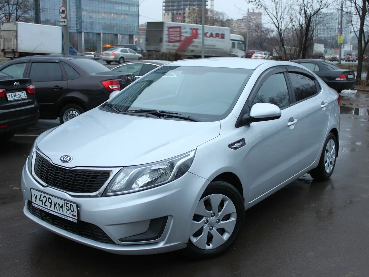 Купить машину с пробегом рио. Kia Rio 2013 1.4 седан. Kia Rio 3 2013. Киа Рио 2013 седан. Kia Rio 2013 седан.