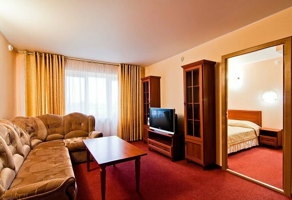 анапа отель ла мапа. 5 комнаты петербург. семейный номер. бутик-отель 1852 ул. номер состоящий из двух комнат.