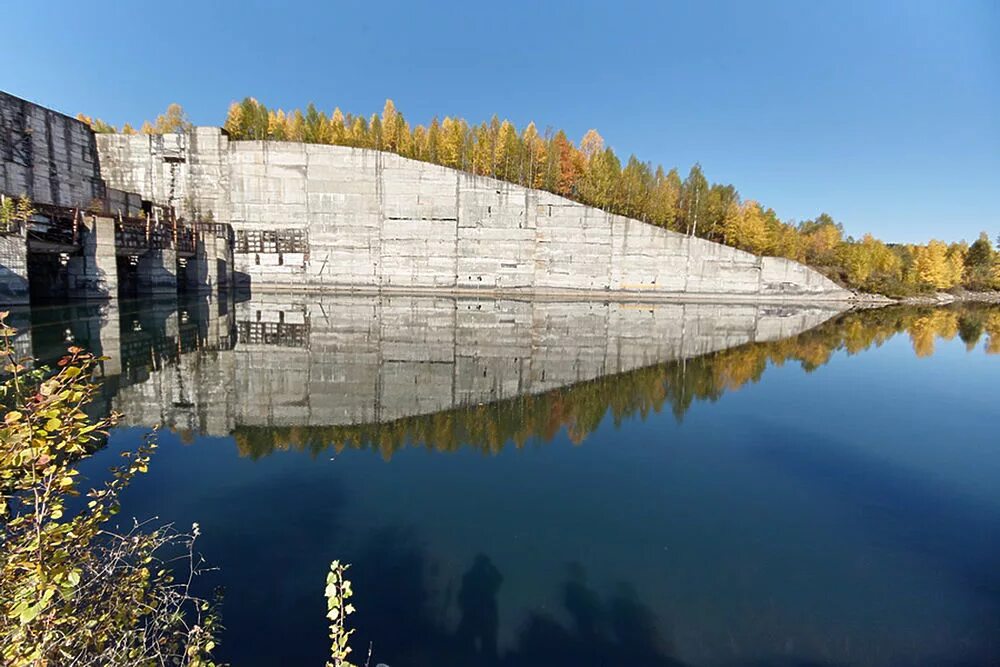 Томская дамба. Зеленогорск Кемеровская область Крапивинская ГЭС. ГЭС В Кузбассе. Зеленогорск Кемеровская область ГРЭС. Кузбасс Беловское водохранилище.