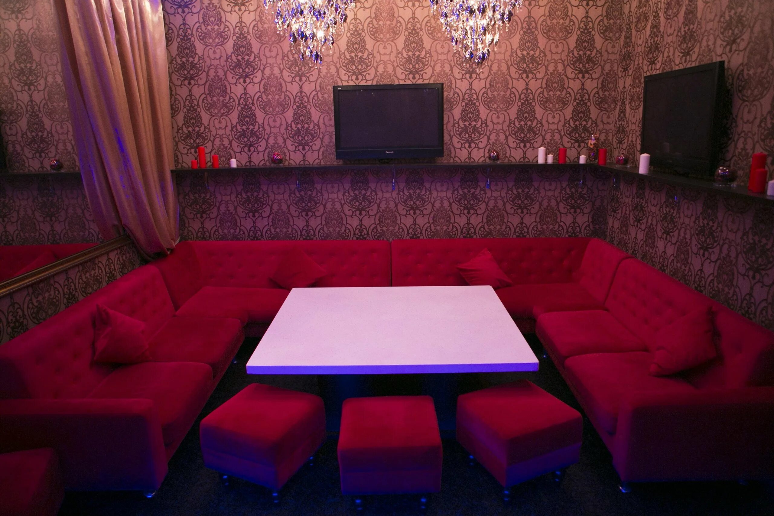 Интерьер караоке бара. Караоке отдельный. Караоке отдельный. Караоке отдельный. Караоке комната.