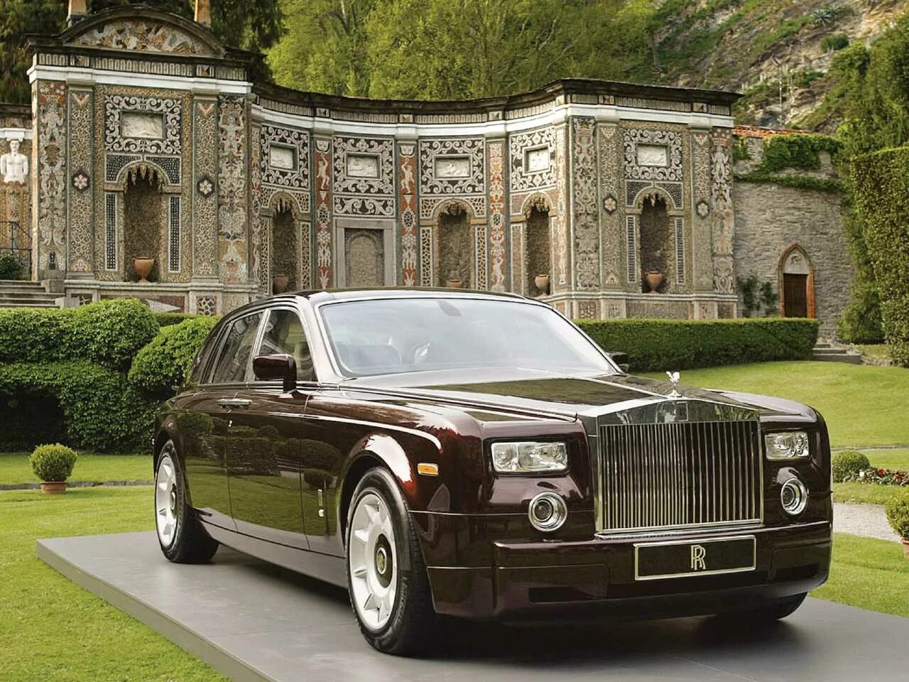 Rolls com. Роллс Ройс королевы Англии. Роллс Ройс Фантом. Rolls Royce Phantom 2006. Роллс Ройс Фантом 6.