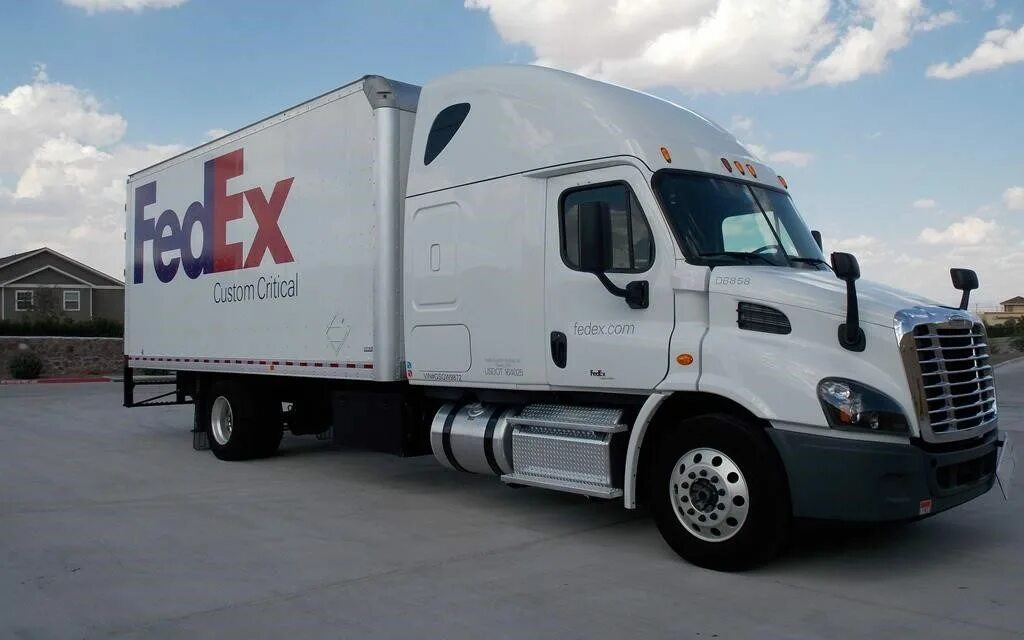 Freightliner Cascadia Box Truck. Freightliner Cascadia одиночка. 2007 Freightliner Box Truck. Freightliner straight Truck with Sleeper.