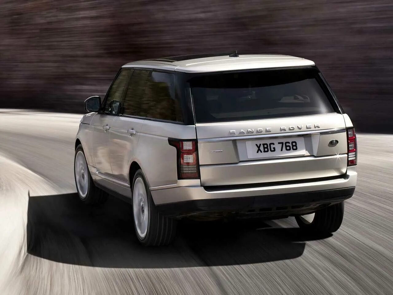 Range rover v. Рендж ровер 2023. Рендж ровер вилар 2022. Ленд ровер рендж ровер 2018. Range rover 2022.