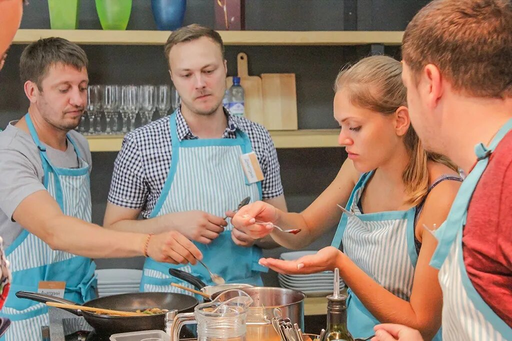 Студия кулинарии. Кулинарная студия антураж красноярск. Партизана железняка 40а красноярск антураж. Антураж кулинарная. Кулинарная студия антураж красноярск.