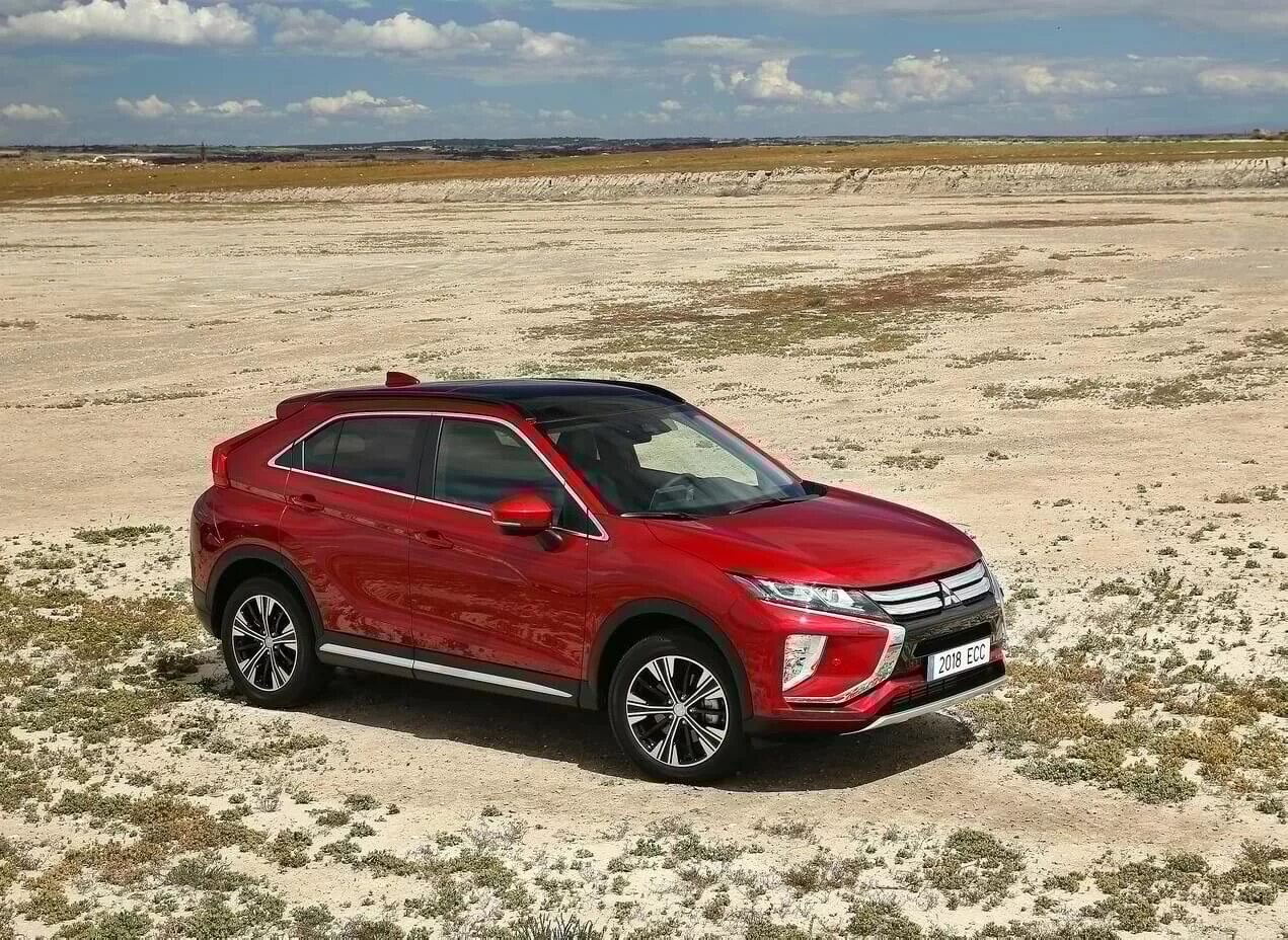 Митсубиси кросс. Mitsubishi Eclipse Cross. Mitsubishi Eclipse Cross 2017. Мицубиси Эклипс кросс 2018. Мицубиси Eclipse Cross.