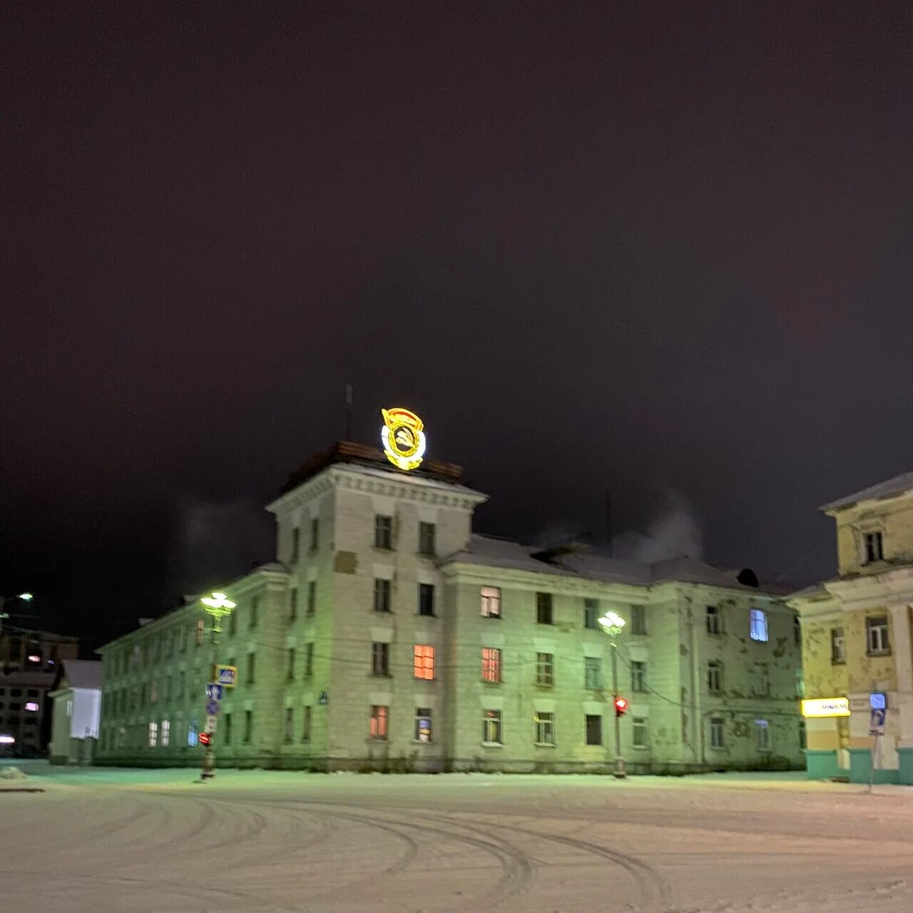 Воркута фото. Воркута туризм. Республика коми воркута. Ночная воркута фото. Гора пендирмапэ полярный урал.