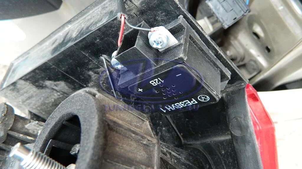 Сигнализатор заднего хода резвун 13-01 камаз. 4а. Сигнализация задний ход. Сигнал заднего хода вис 2190. Сигнал заднего хода 20gk0948k.