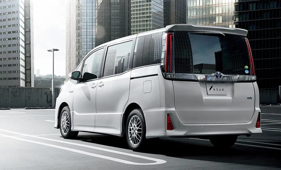 Тойота Ноах гибрид 2014. Минивэн Toyota Noah Hybrid 2015. Toyota Voxy Hybrid 2014. Toyota Esquire Voxy Noah. Noah гибрид