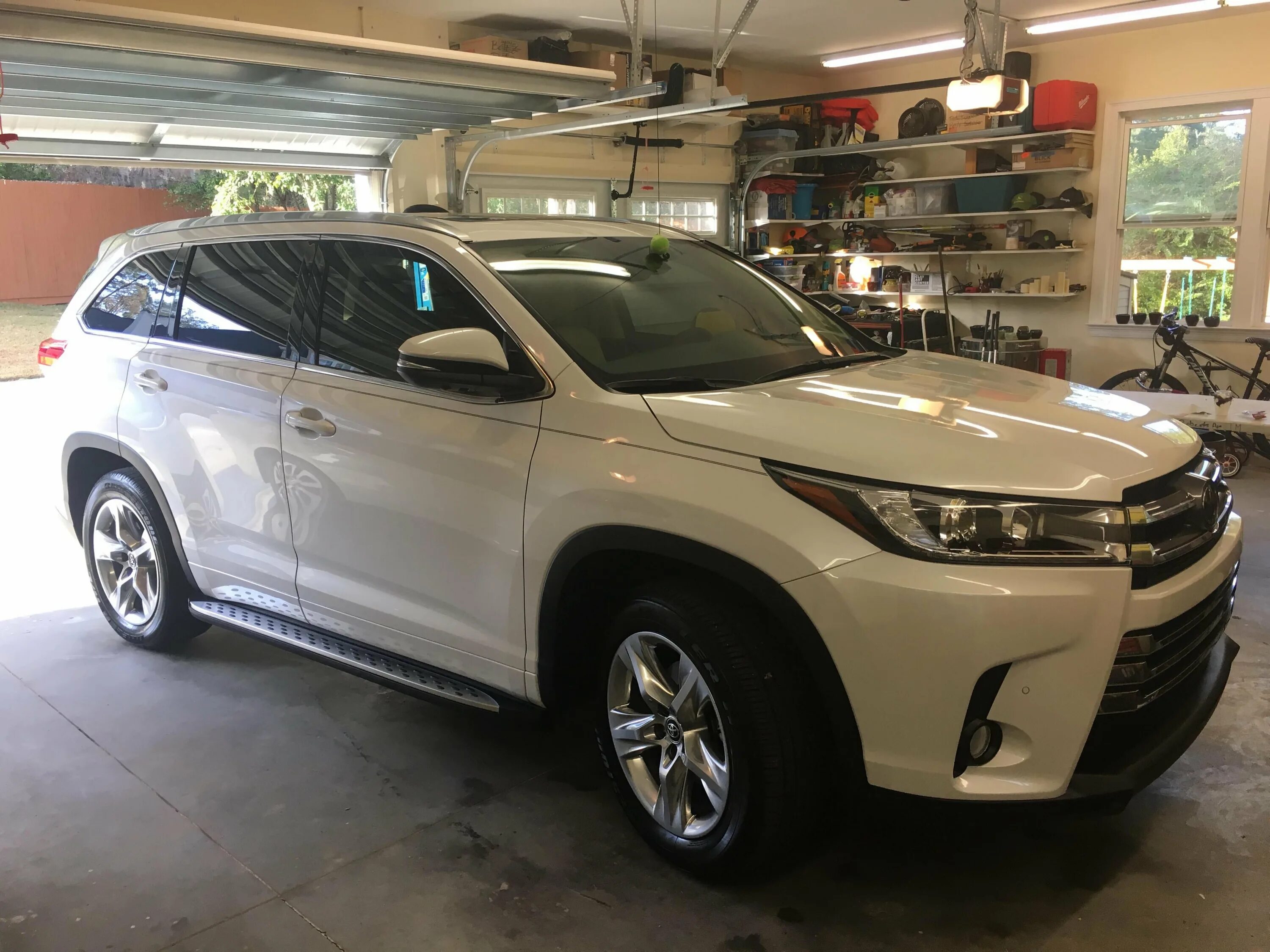 Toyota highlander 2010. Toyota kluger 2021. Голштинская лошадь рост. Toyota highlander 2018. Тойота хайлендер 2018.