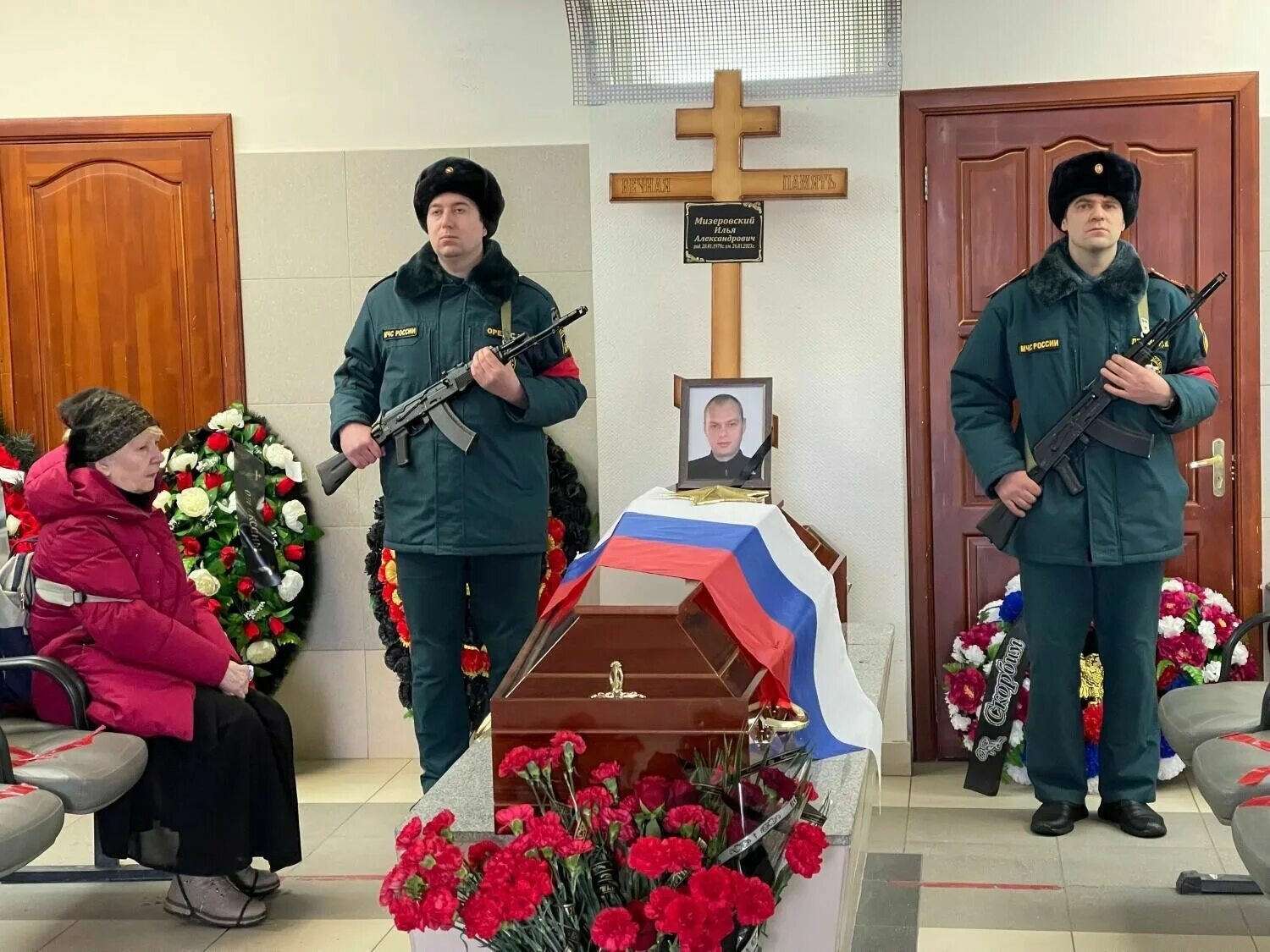 Похороны артема рюмина артемовский. Похороны артема рюмина артемовский. Церковь в артемовский. Новости под артемовском. Артемовск день победы 2013.