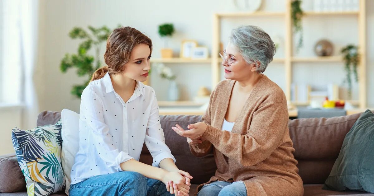 Сноха не общается. Ссора с родителями. Сноха не общается. Отношения с мамой. Конфликты в семье.