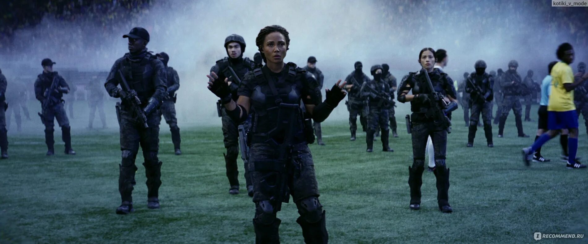 Tomorrow stops. Война будущего / the tomorrow War (2021). Война будущего фильм 2021. Война будущего 2021 белошипы. Война будущего лордфильм.