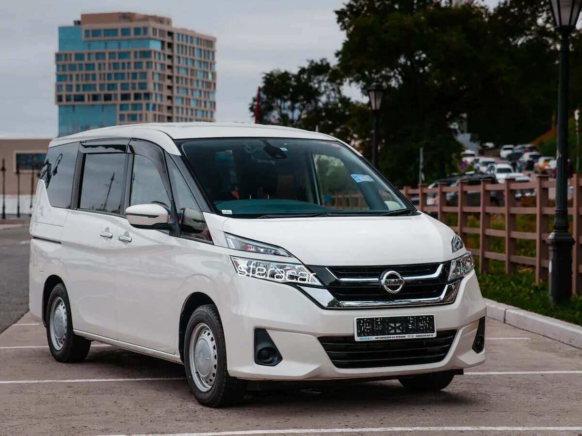 Праворукие машины из японии б у. Nissan минивэн Serena. Nissan Serena 2019. Nissan минивэн Serena 2019. Nissan Serena hc27.