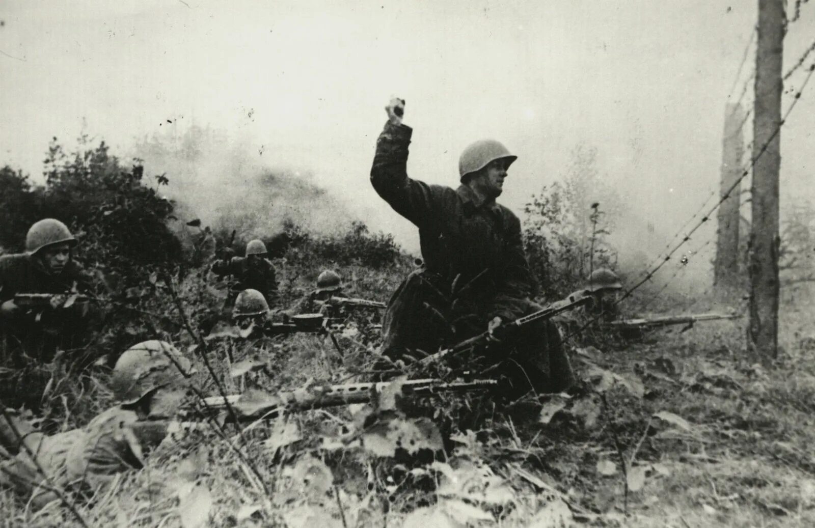 Битва за ленинград фронты. Бои на лужском рубеже в 1941 году. боец ркка 1941. 10 июля 1941 оборона ленинграда.
