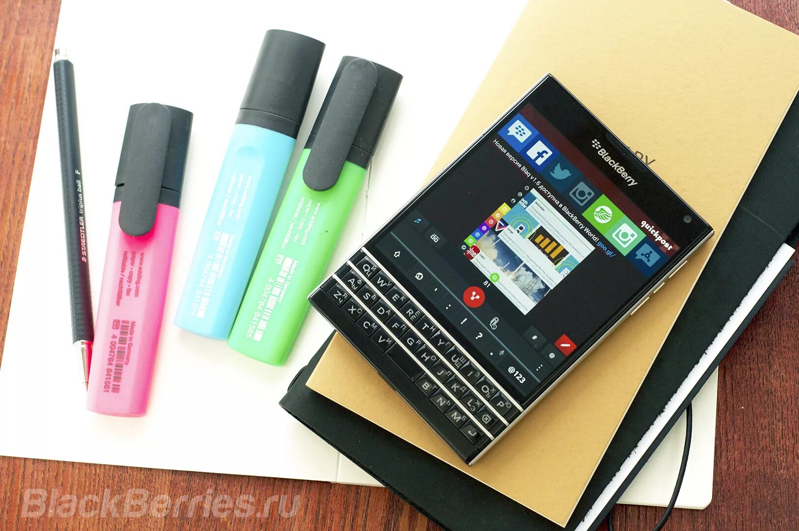 Фон для мобильного приложения. Apps 20. Ios 9. Apps 20. Icq на blackberry.