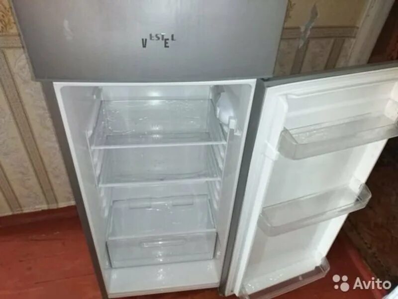 Холодильник в Коркино. Холодильник за 3500 рублей. Авито холодильник. Холодильник Vestel б/у. Авито холодильник маленький б