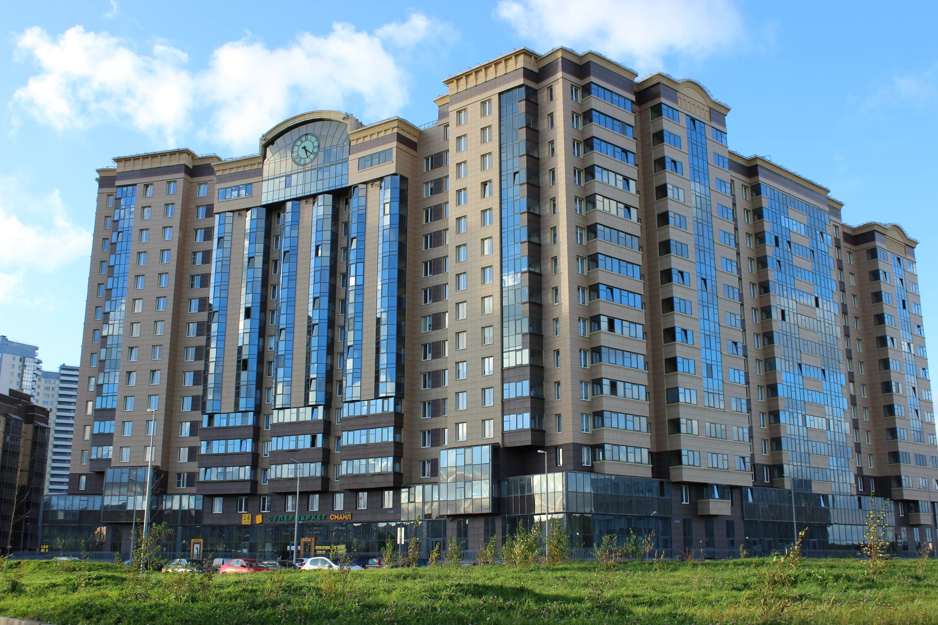 дома на мебельной улице. дома на мебельной улице. дома на мебельной улице. дом с курантами на мебельной. дома на мебельной улице.