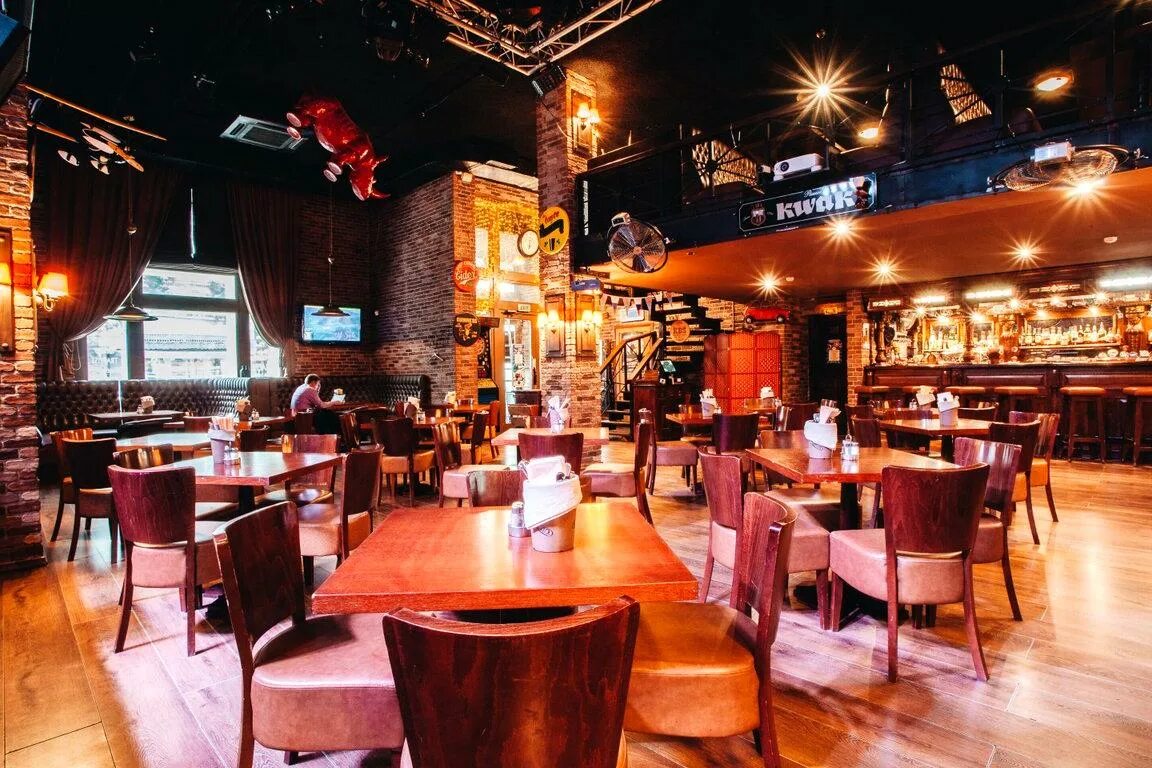 Life паб на бауманской. Pub life. Лайф паб на бауманской. Паб на фридриха энгельса. Life pub фридриха энгельса зал.