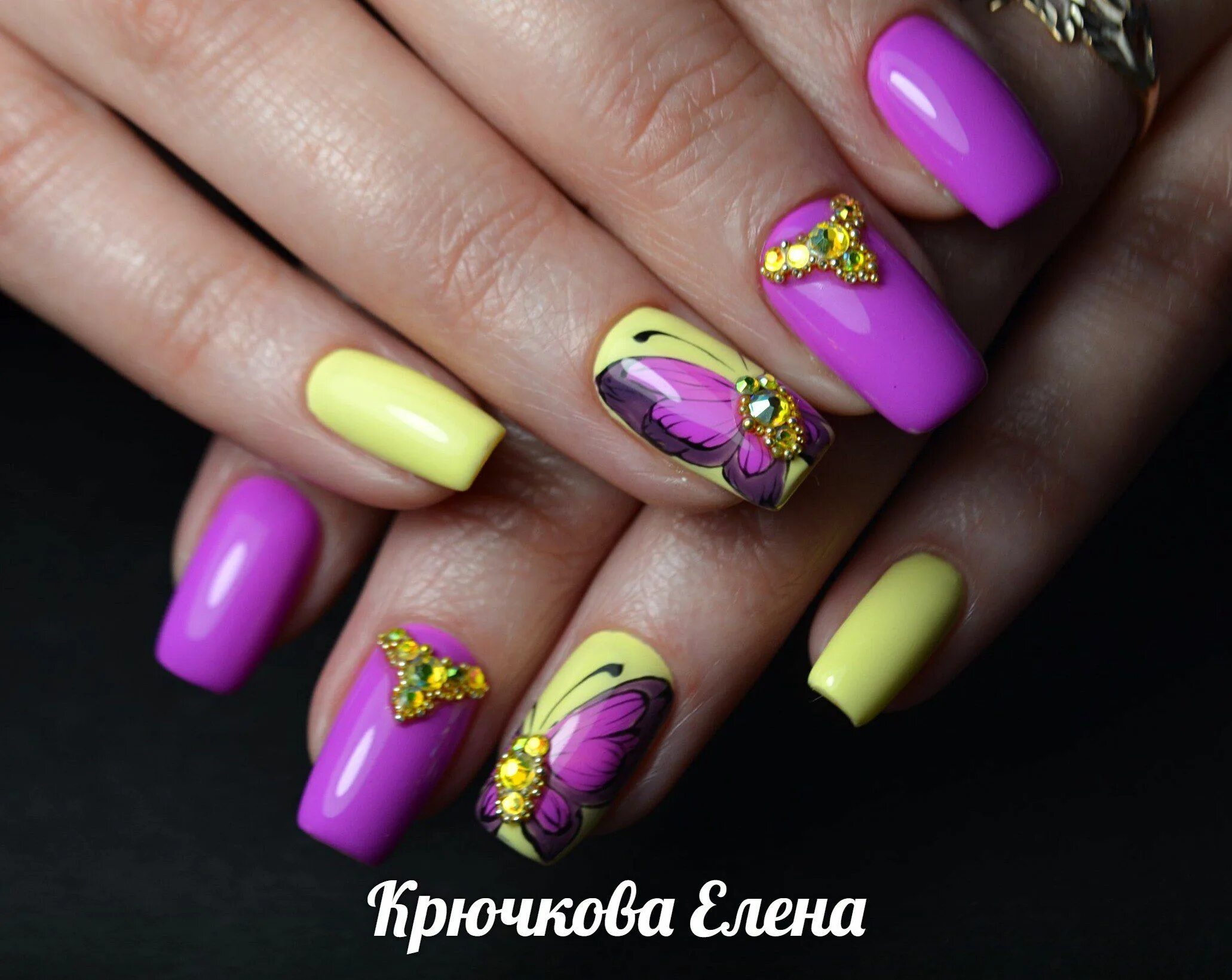 Яркие диагональные nail-фантазии 2025 Modnail.ru - Красивый маникюр Неоновый ман
