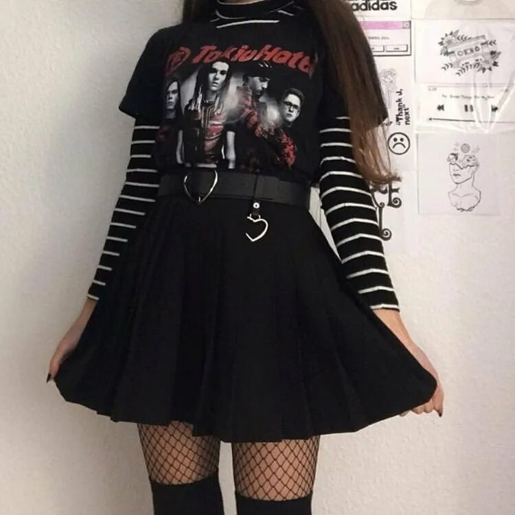 Гранж тотал блэк. Стиль няшки черные. Тотал блэк аутфит. Goth outfit грандж 2020 корейский. Джипси готы.