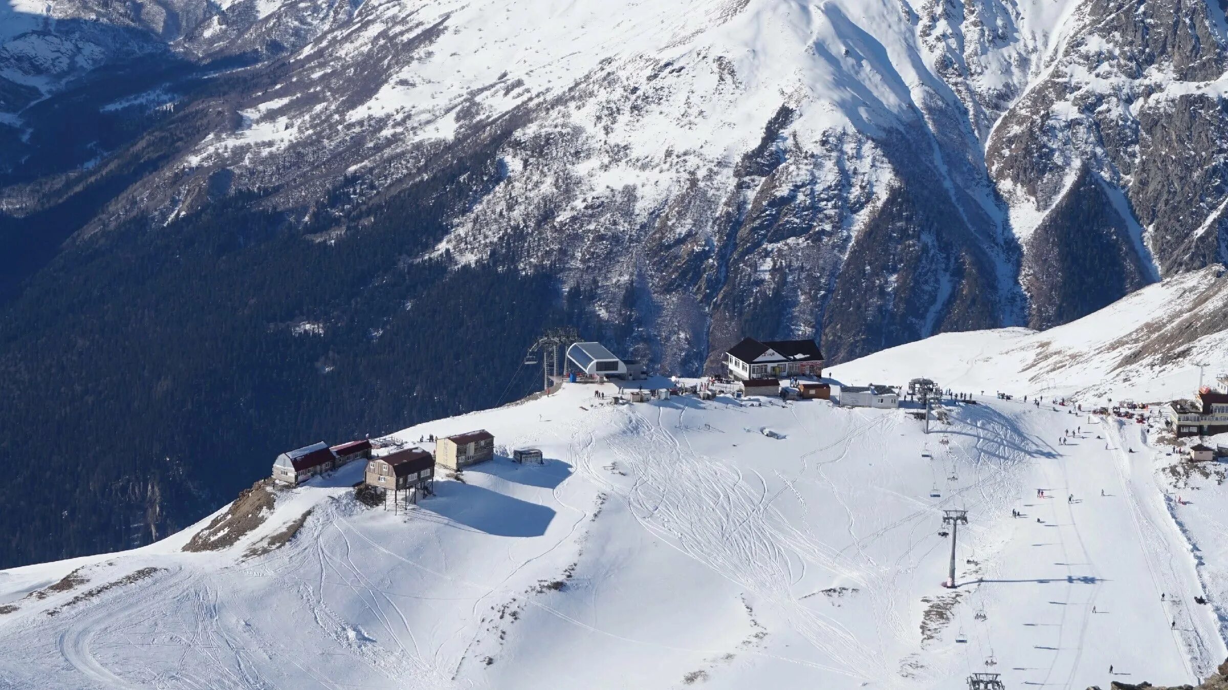 Домбай горнолыжный курорт горы. Домбай ски. Домбай горнолыжный курорт. Домбай ски. Склон мусса ачитара.