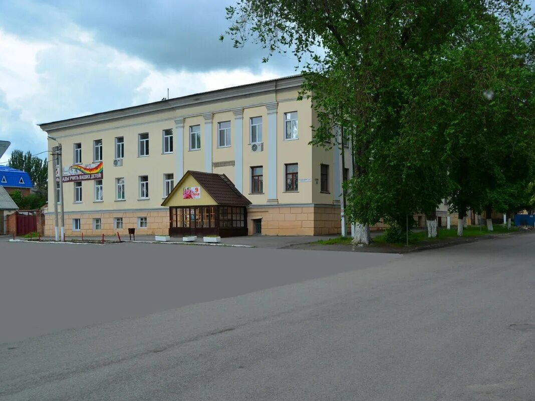 Музыкальная школа шахты. Первоклассница в штахах. Школа рахманинова шахты. Текстильная 50 шахты школа искусств. Школа рахманинова шахты.