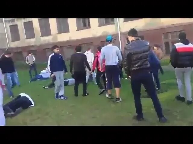 Бьют азербайджанцев