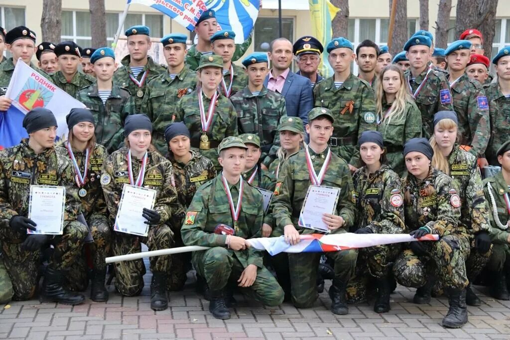 Военно-патриотический клуб. Военный патриотический клуб. Военно патриатический клуб. Патриотическая клумба. Сайт военного клуба