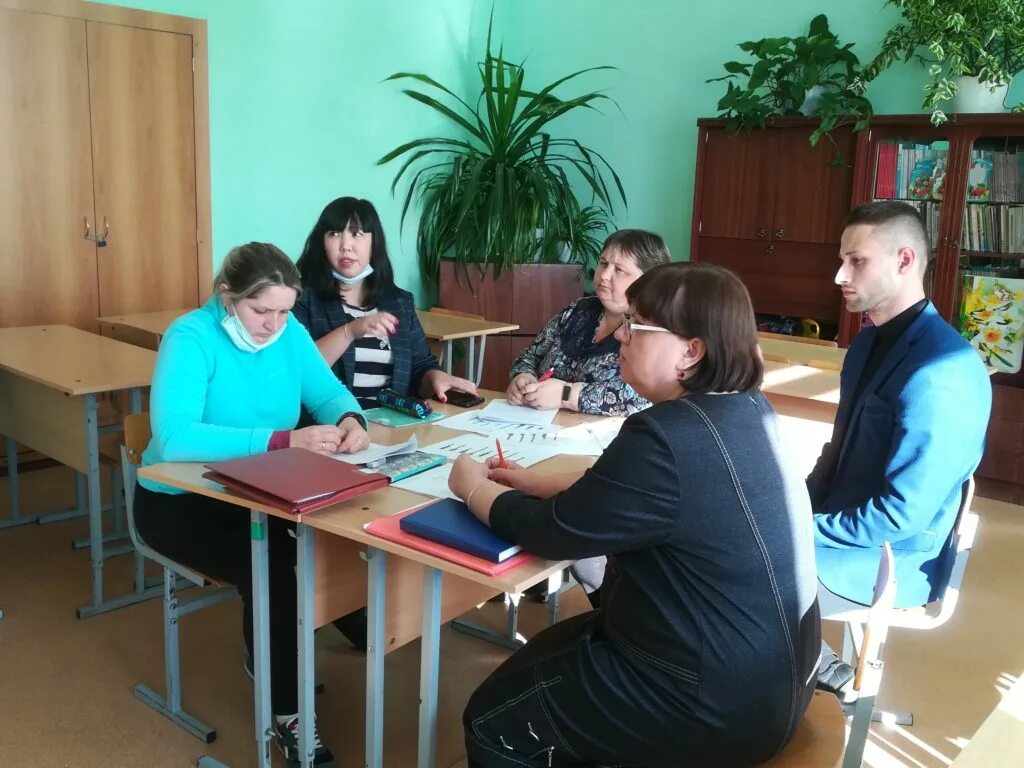 Администрация павлоградского района омской области. Павлоградское цзн. Центр занятости населения пенза. Павлоградский имц. Павлоградская больница детское отделение.