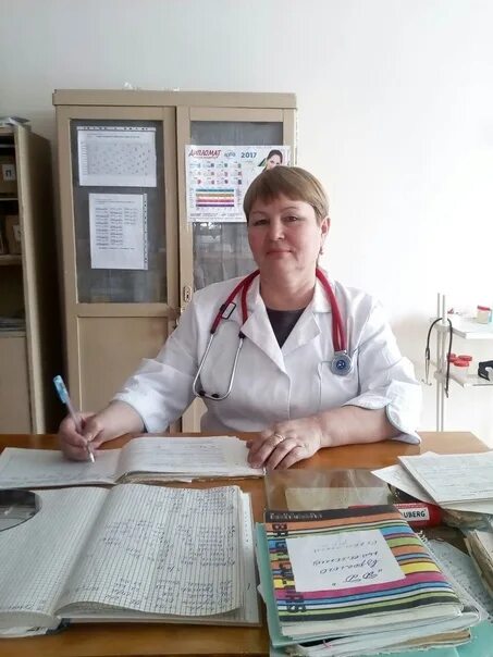 Фельдшер миасс. Кузнецкий медицинский колледж. Фельдшер. Фельдшер фапа. Кузнецкий медицинский колледж выпуск.