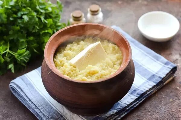 Каша пшенная в горшочке в духовке рассыпчатая. Пшенная каша в горшке. Пшенная каша в горшочке в духовке на молоке. Каша пшенная в горшочке в духовке рассыпчатая. Пшенная каша в духовке.