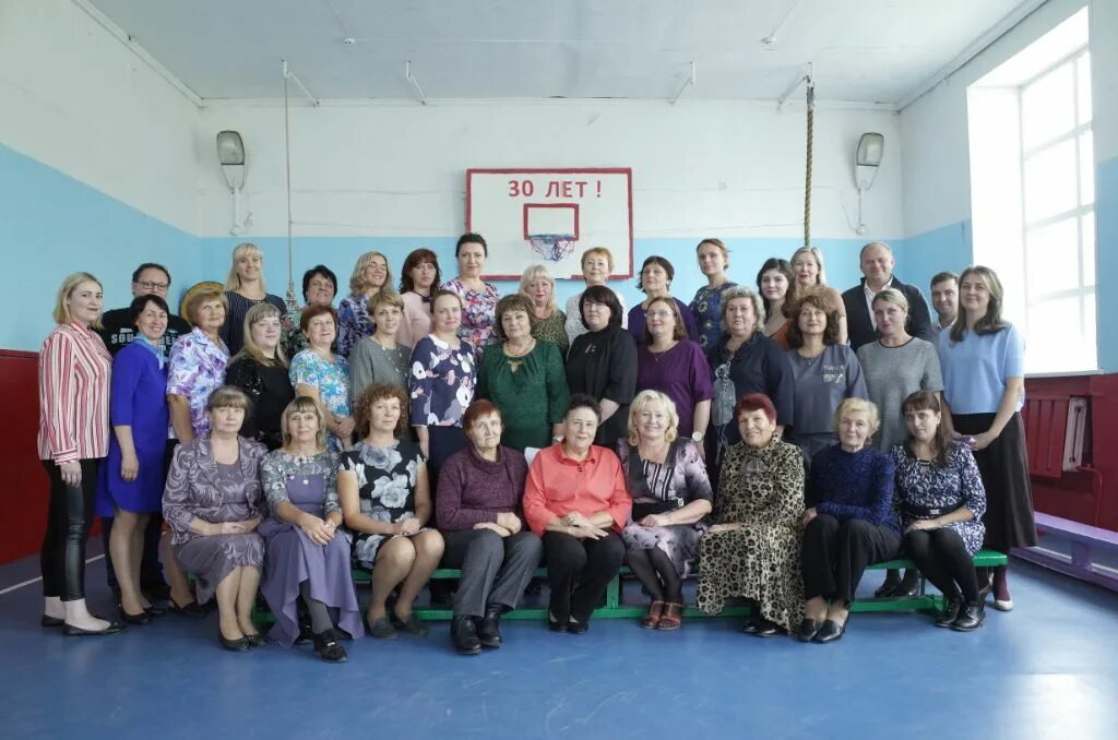 учителя школы номер 2. учительский состав школы 3. балашов. школа 18 канск. педагогический коллектив.