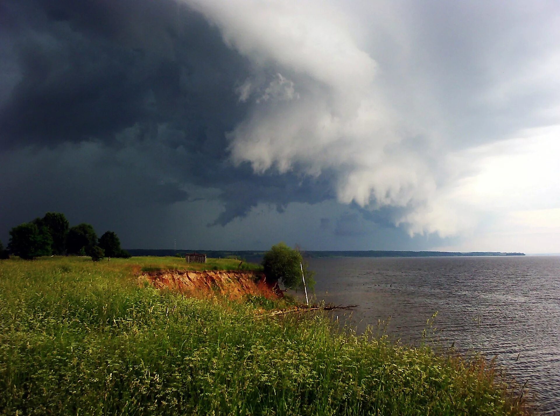 Горьковское водохранилище гроза. Река Кама Пермь гроза. Гроза Можайское водохранилище. Лето гроза. Гроза северный